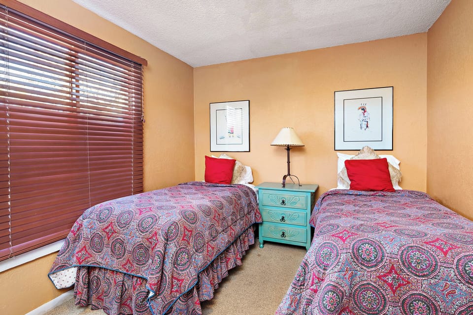 Bedroom Two: Twin Beds
