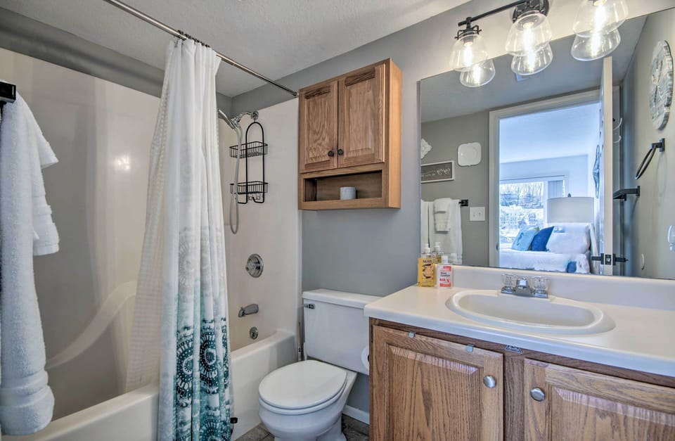 Bathroom | Complimentary Toiletries