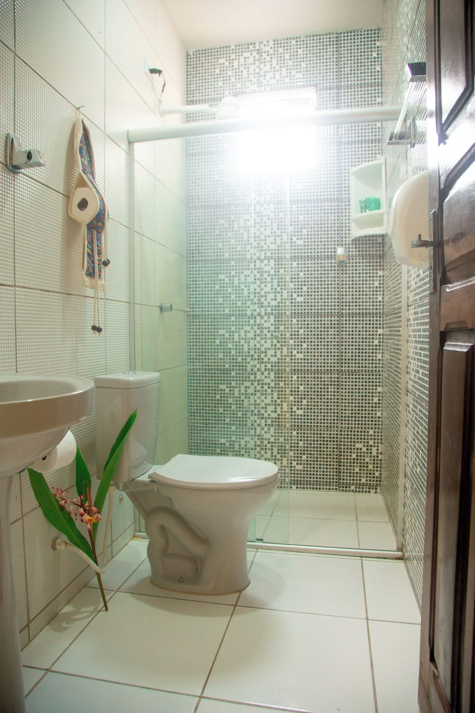Deluxe Quadruple Room | Bathroom | Shower, towels