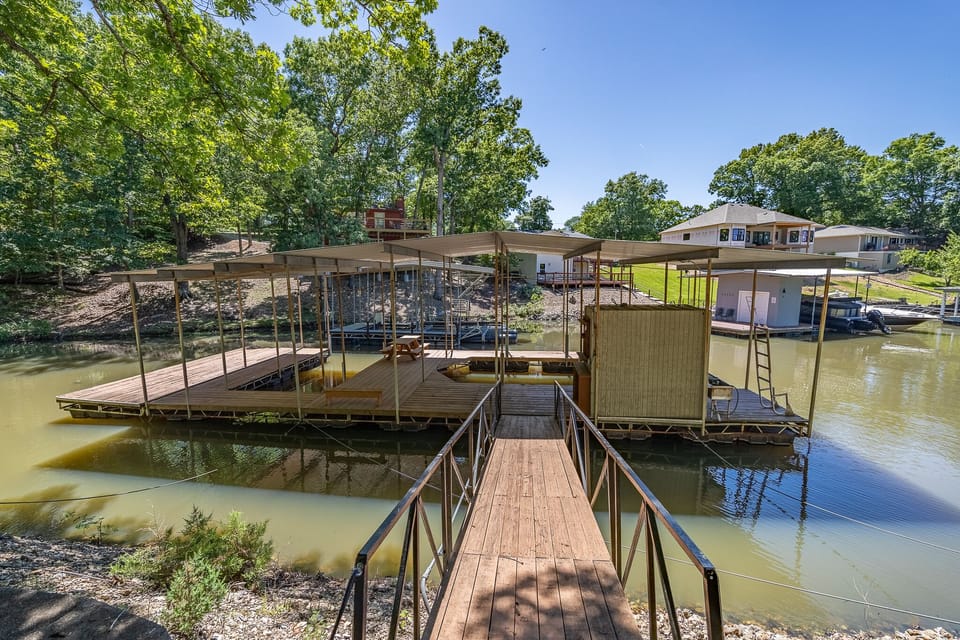 LAKEOZARKVACATION.COM