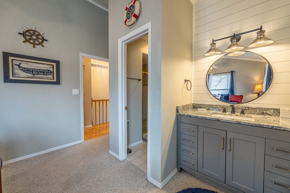 Bathroom 2 - off bedroom 2