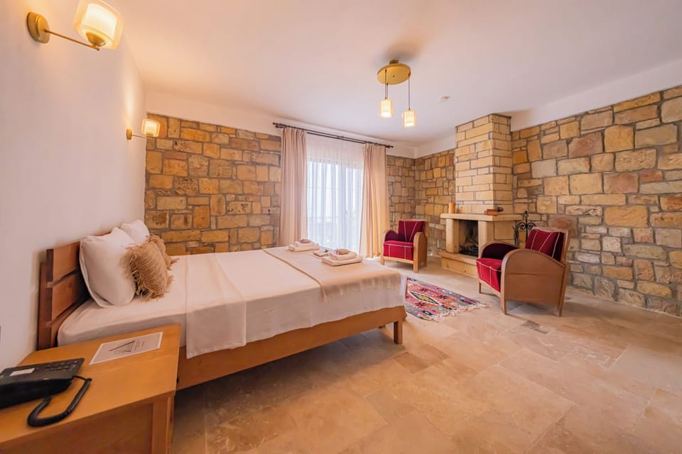 Deluxe Double Room | Free WiFi, bed sheets