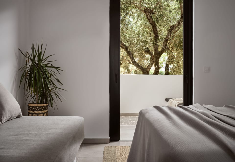 Comfort Triple Room | Iron/ironing board, free WiFi, bed sheets