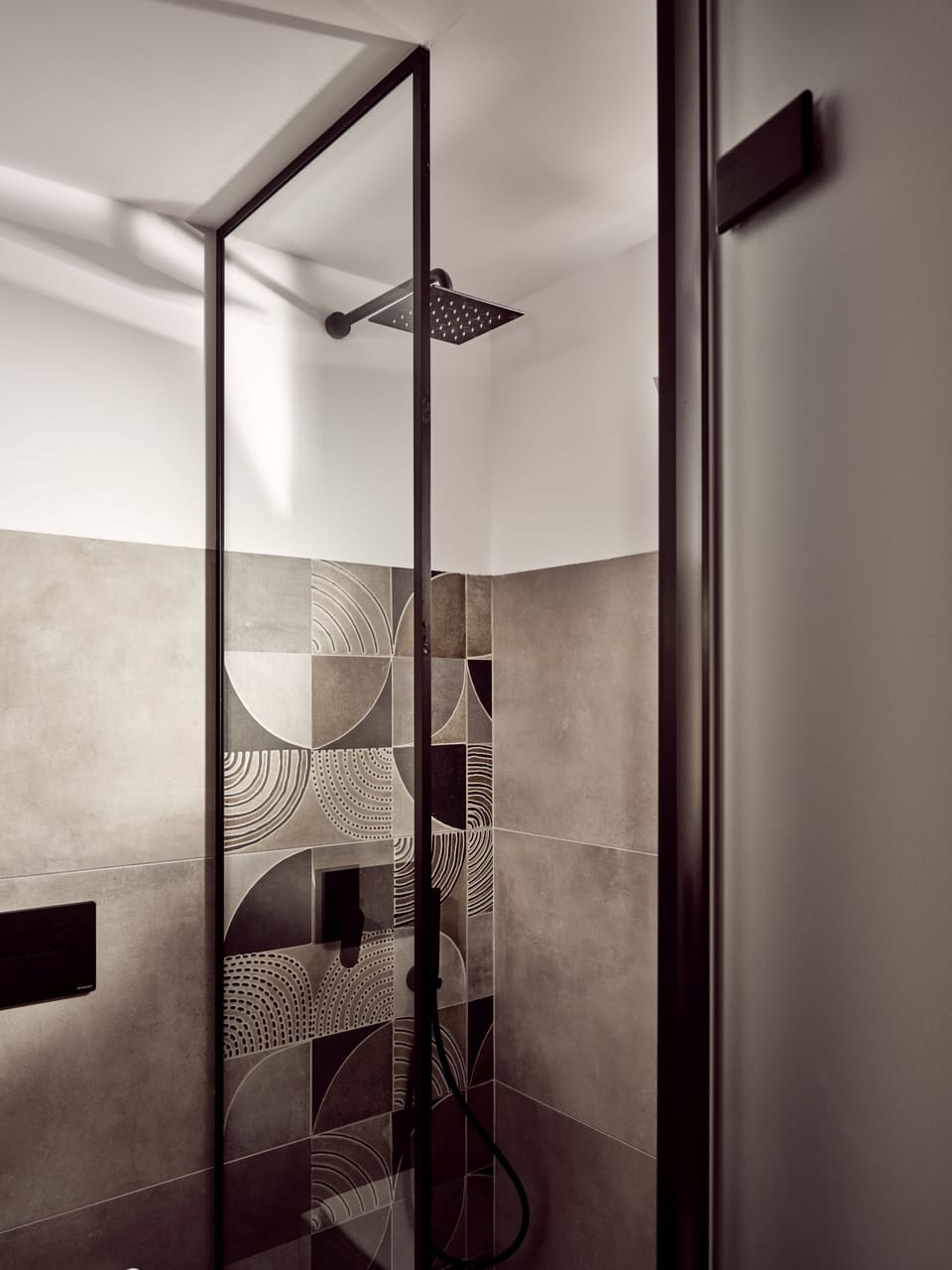 Comfort Triple Room | Bathroom | Shower, hair dryer, towels, soap