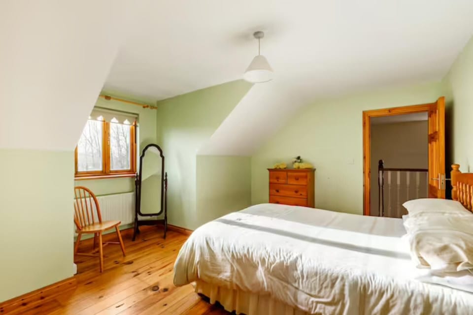 Large Country House, Sleeps 10, Family Friendly House in County Mayo