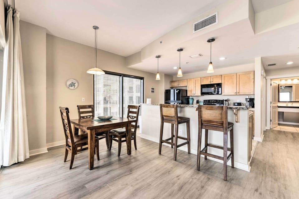 Kitchen | Dining Area