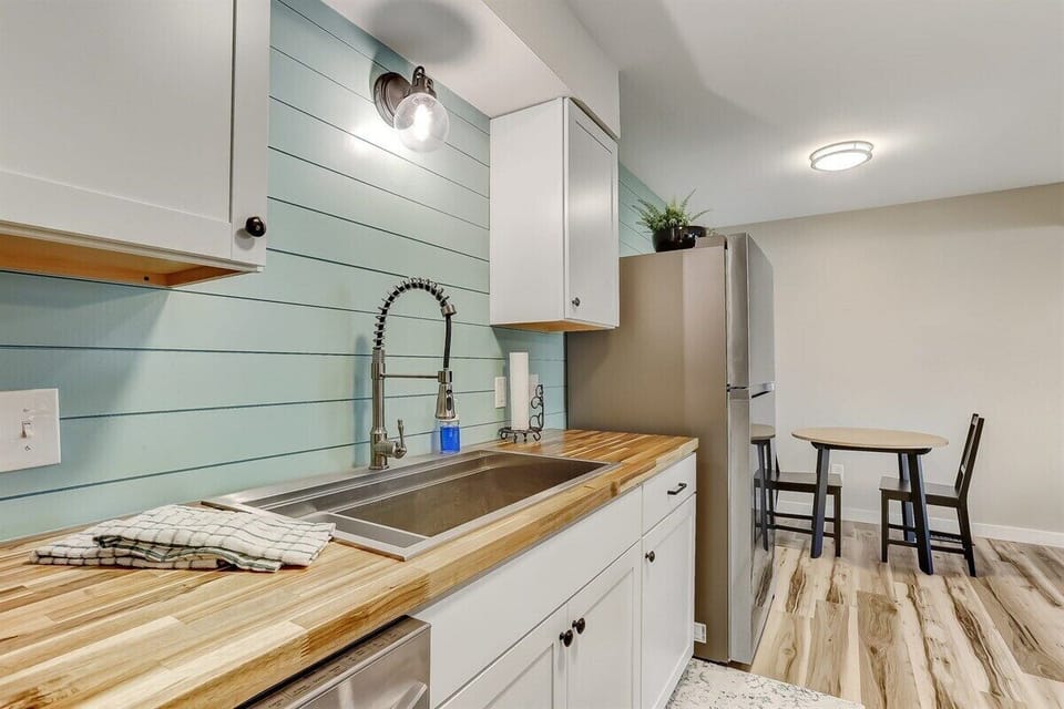 Love These Countertops and Shiplap