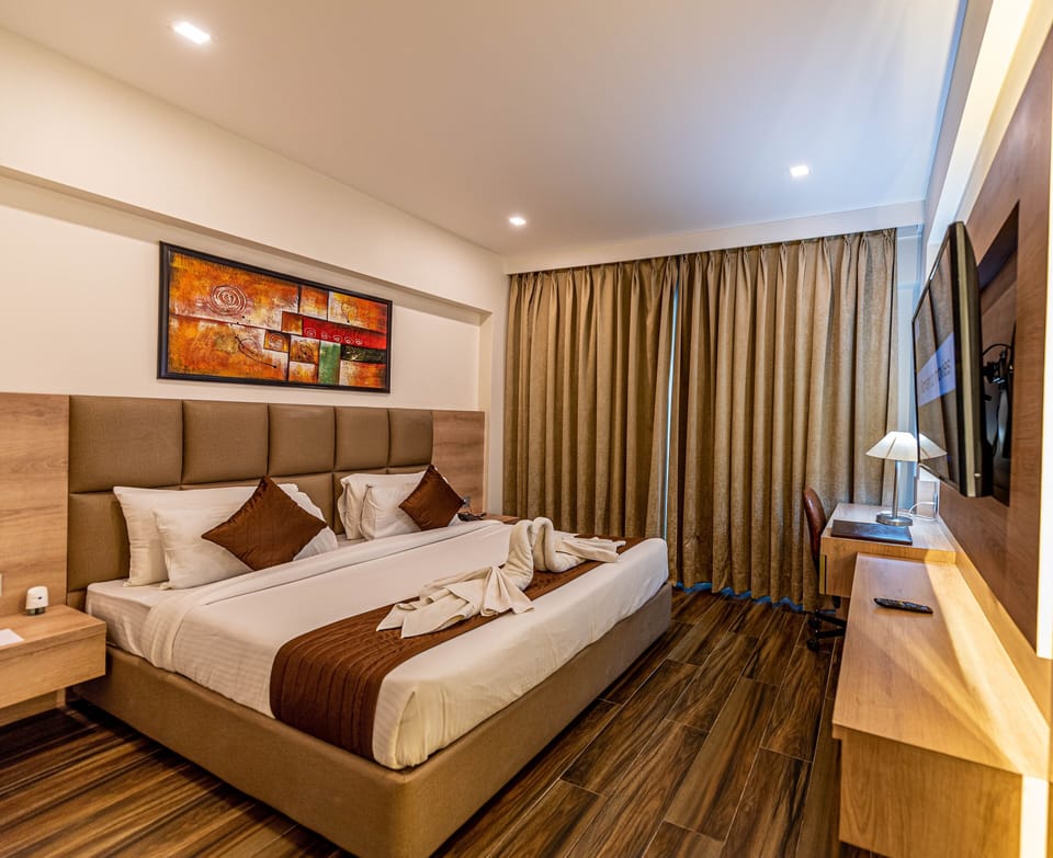 Executive Room | Desk, iron/ironing board (on request), WiFi (free)