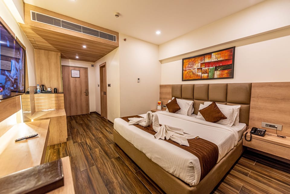 Executive Room | Desk, iron/ironing board (on request), WiFi (free)