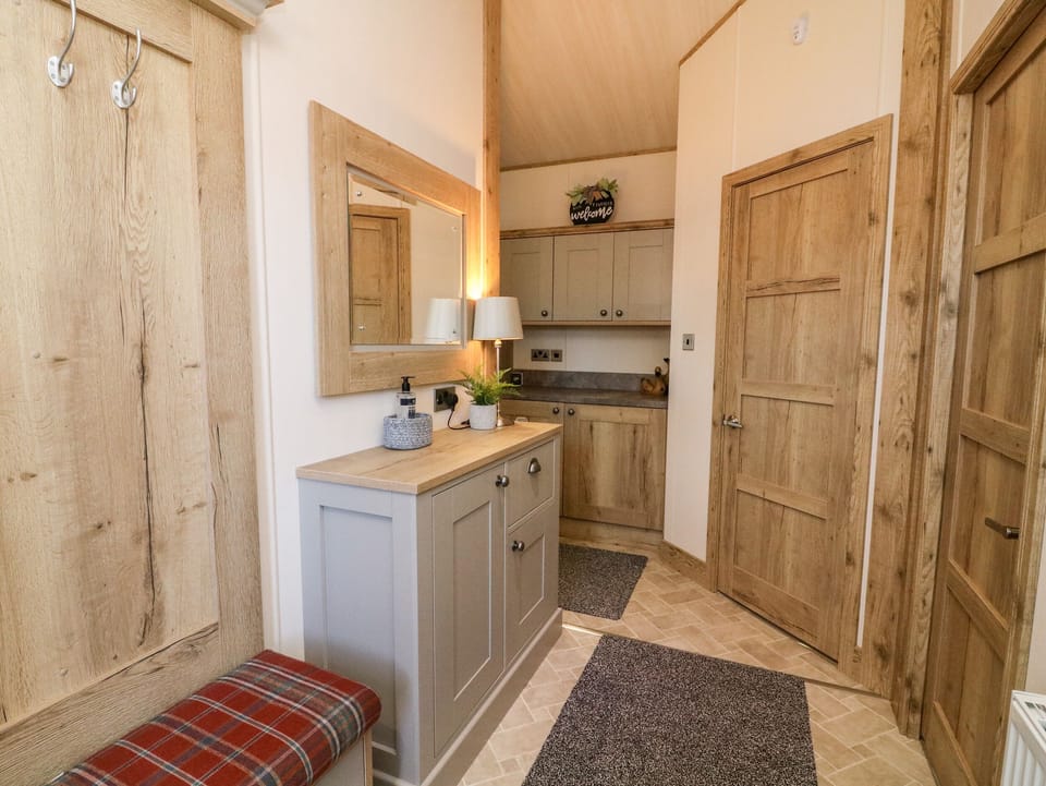 Cottage | Private kitchen | Fridge, microwave, dishwasher, electric kettle