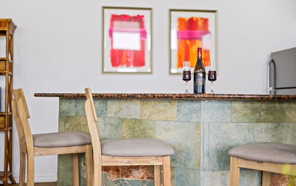 Kitchen Bar Detail — Wine on Granite with Slate Stone Accent