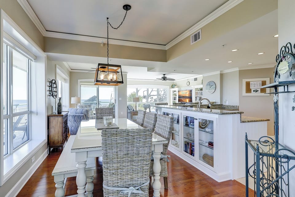 Dining/Kitchen
