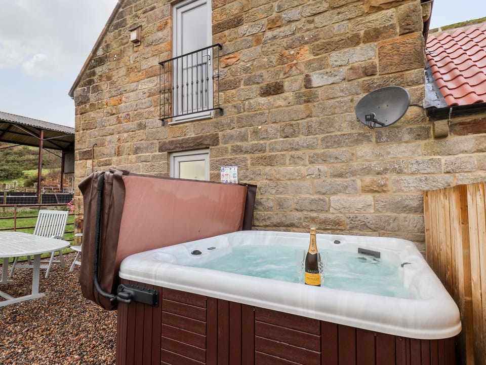 Cottage | Property grounds