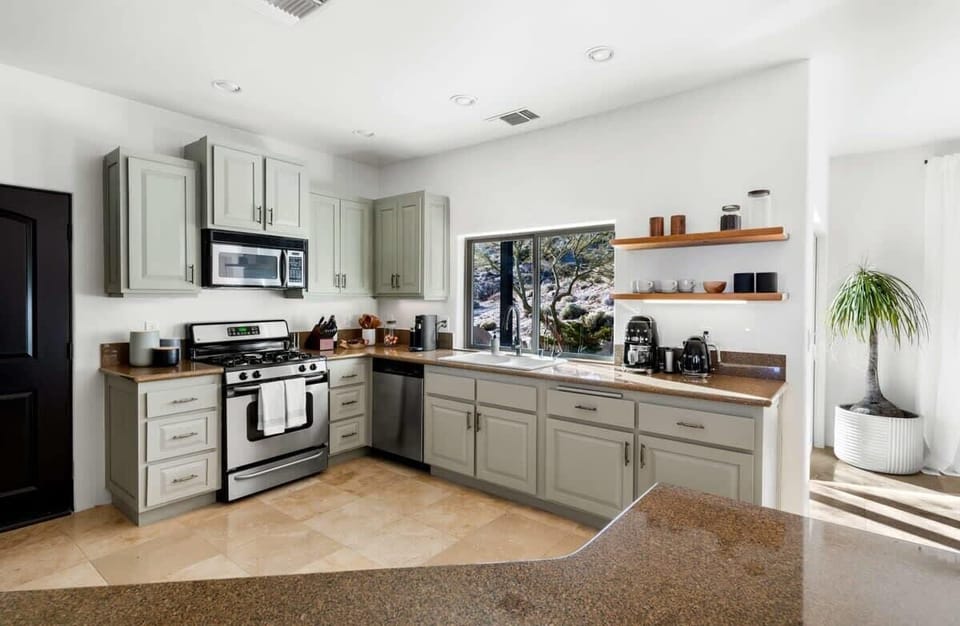 Fully Equipped Modern Kitchen