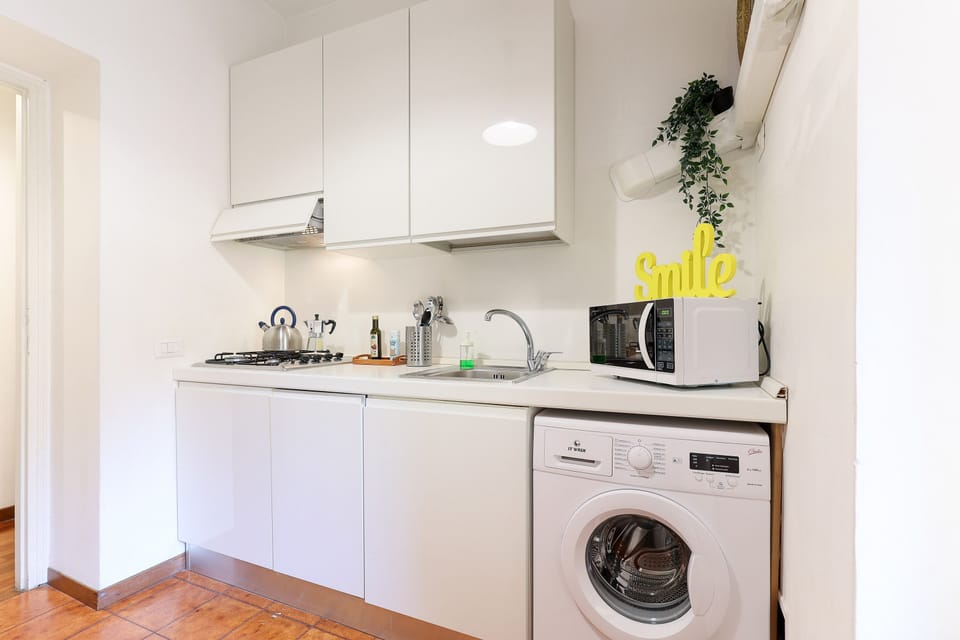 City Apartment | Private kitchen | Fridge, microwave, stovetop, dishwasher