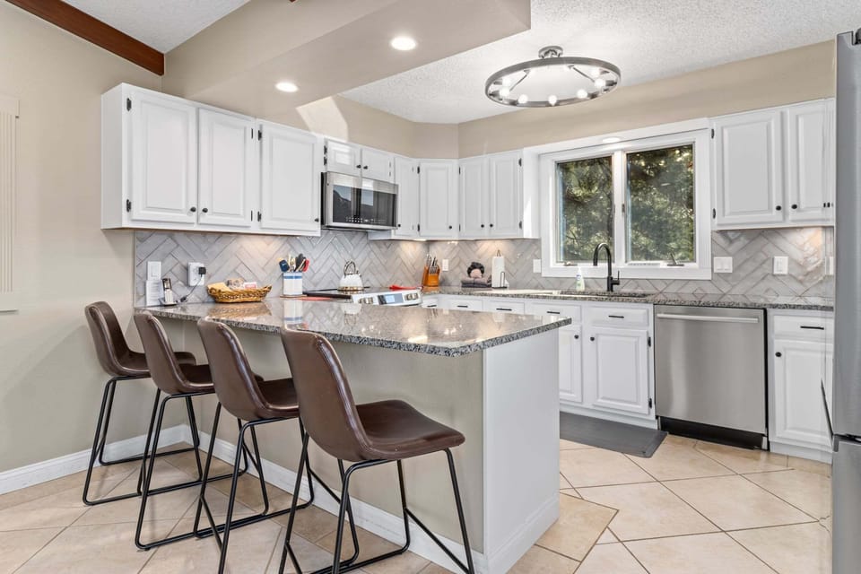Condo, 3 Bedrooms | Private kitchen | Fridge, coffee/tea maker