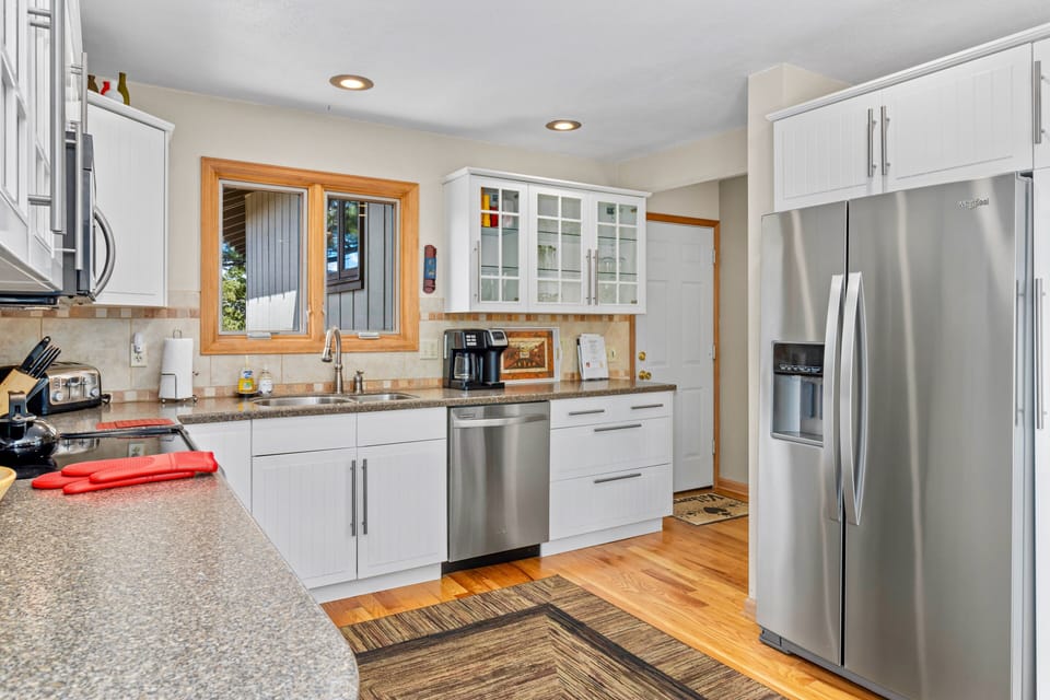 House, 3 Bedrooms | Private kitchen | Fridge, oven, coffee/tea maker, toaster
