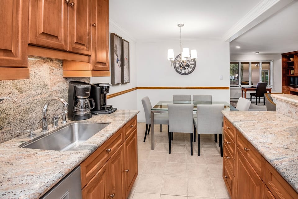 Condo, 2 Bedrooms | Private kitchen | Fridge, oven, coffee/tea maker, toaster