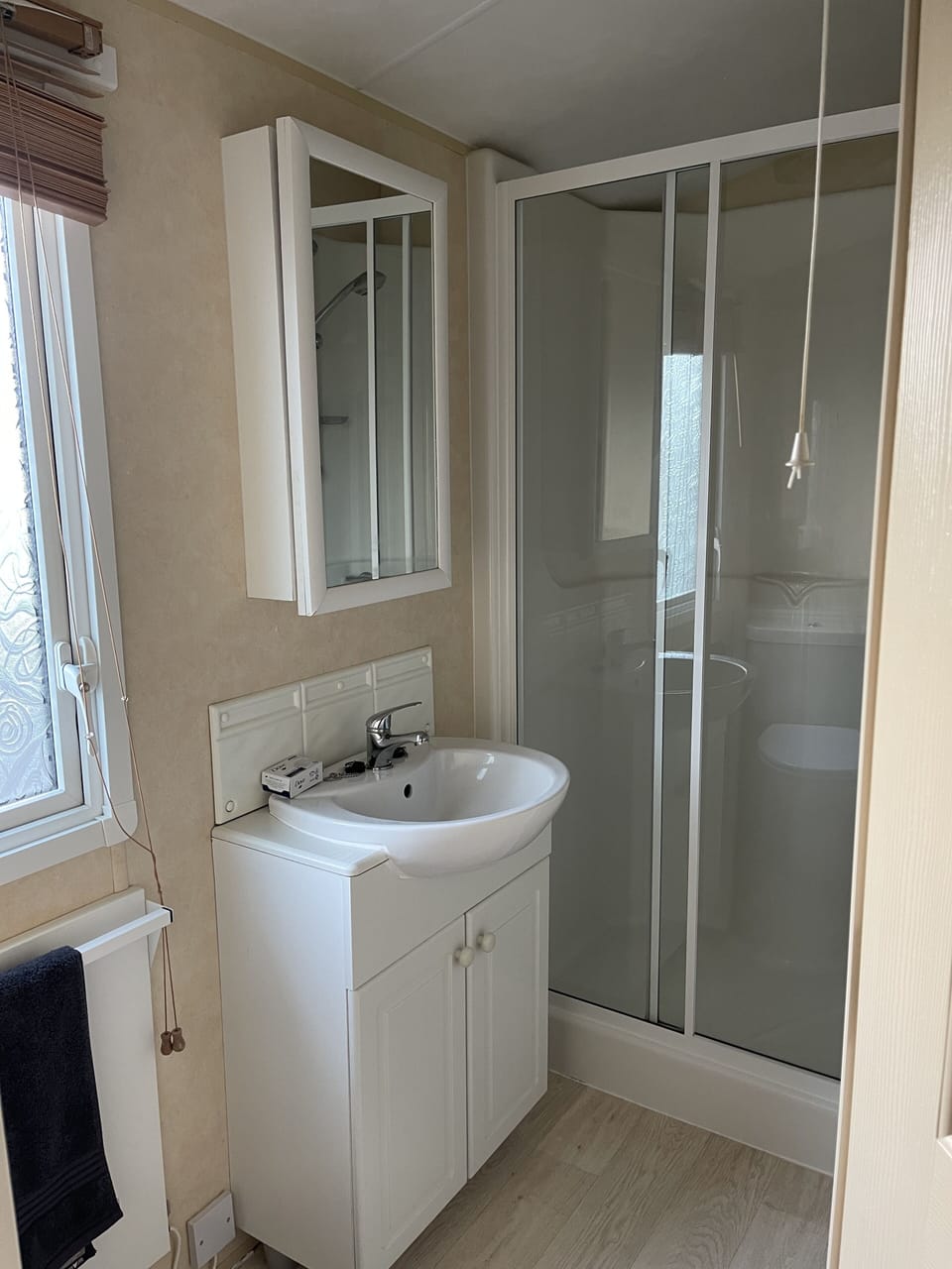 Cabin | Bathroom | Shower, towels