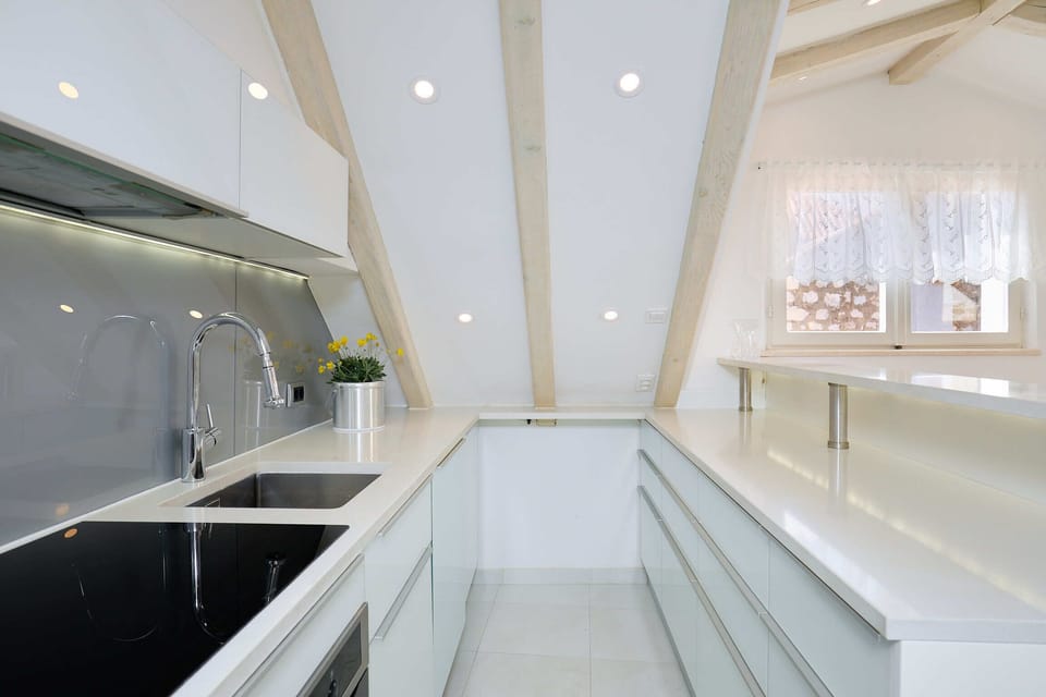 Apartment (3 Bedrooms) | Private kitchen | Oven, dishwasher, coffee/tea maker, electric kettle