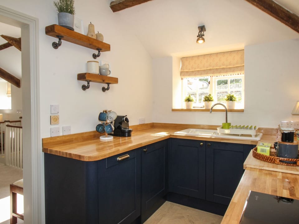 Cottage | Private kitchen | Fridge, microwave, dishwasher, electric kettle