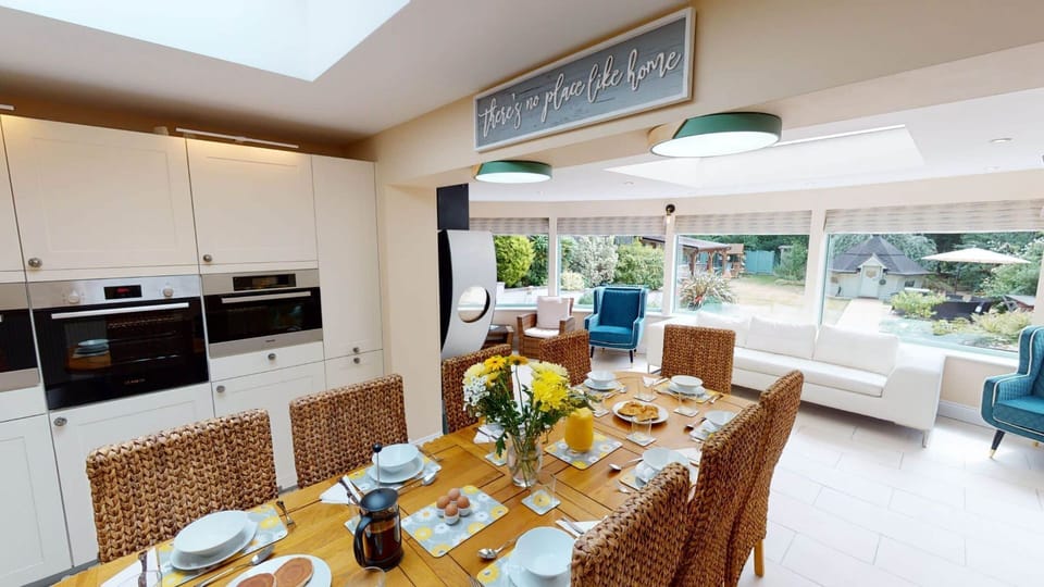 Osmund House Kitchen Dining Garden View