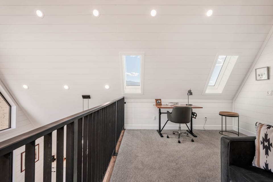 The loft with desk