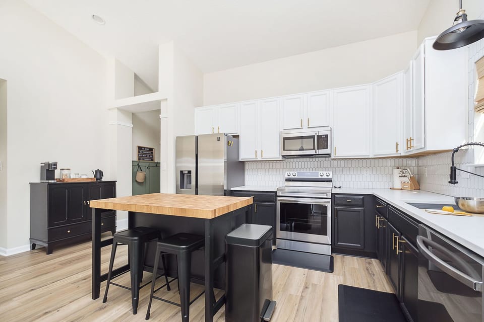 Gourmet Kitchen with brand new appliances