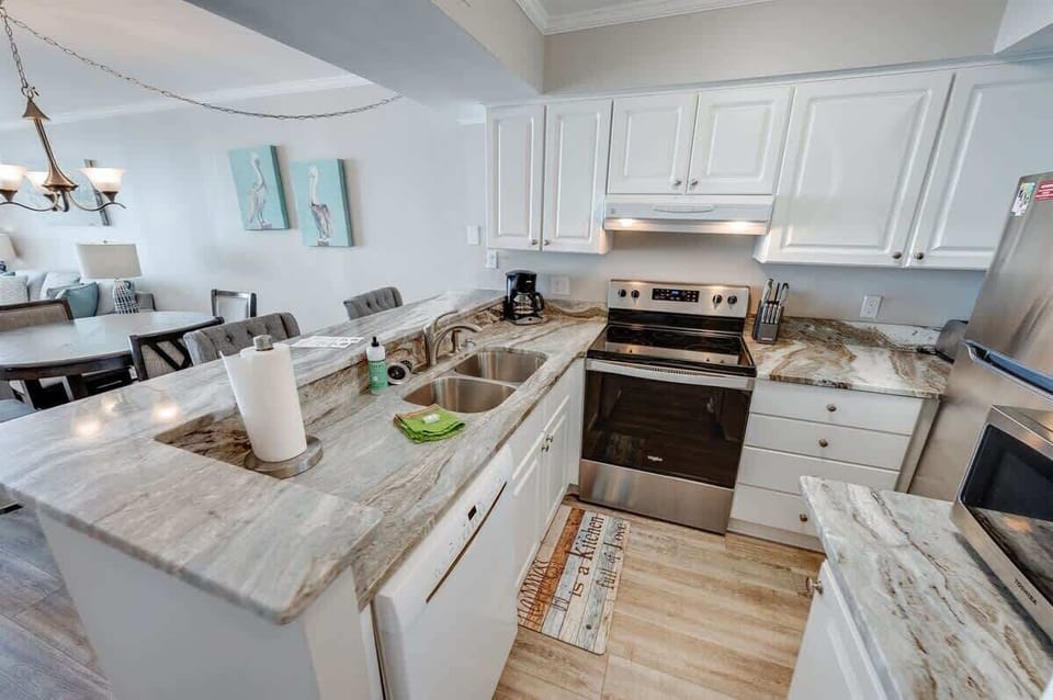Beautifully Remodeled Kitchen Area