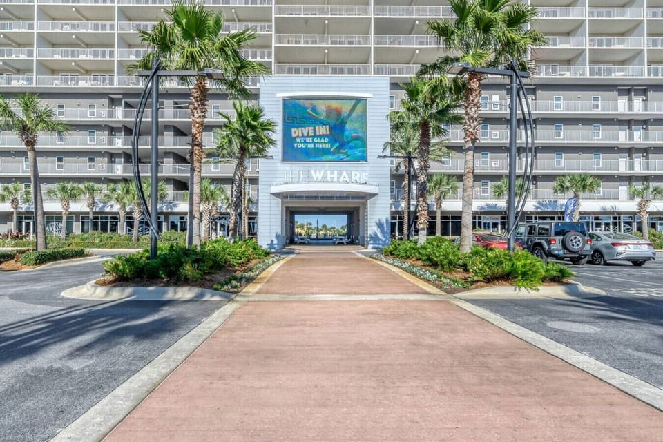Entrance to Laketown Wharf Resort