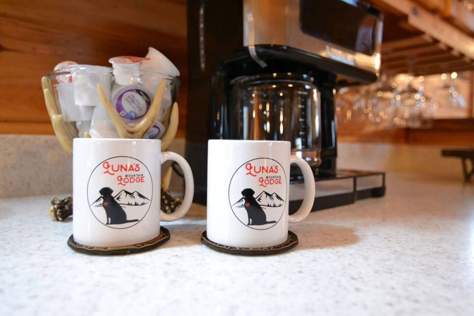 Start your day the Luna's Mountain Lodge way, with a cozy cup of coffee and stunning mountain views. Our dual coffee maker and assortment of K-Cups ensure the perfect morning brew. ☕️🌄