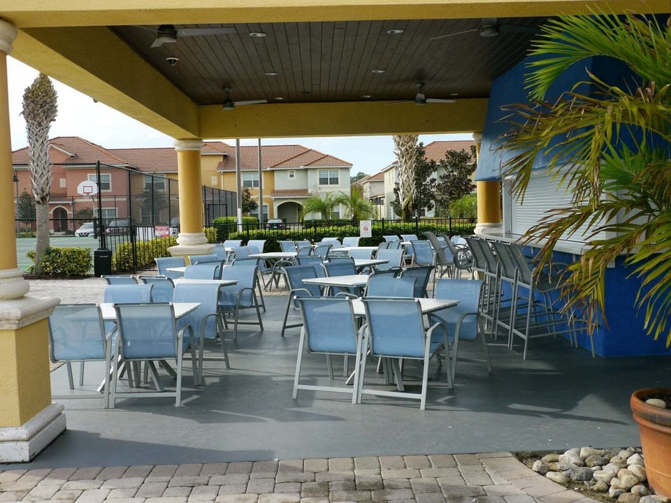 Resort Bar and Grille