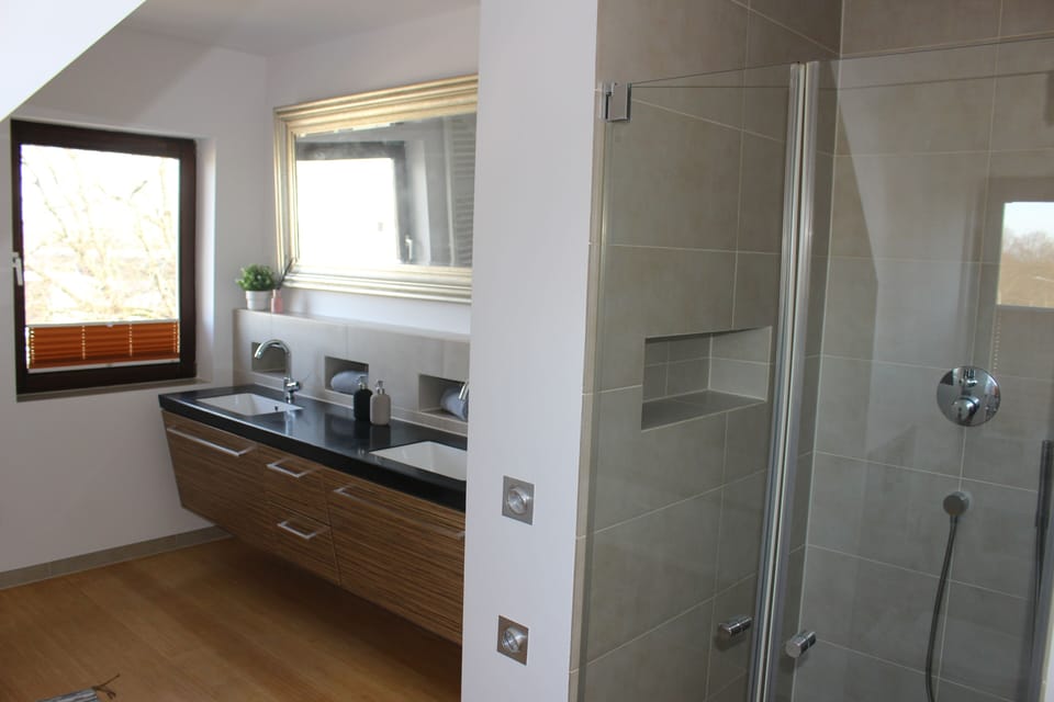 A comfortable vacation retreat with a panoramic view near the Externsteine Apartment in Detmold