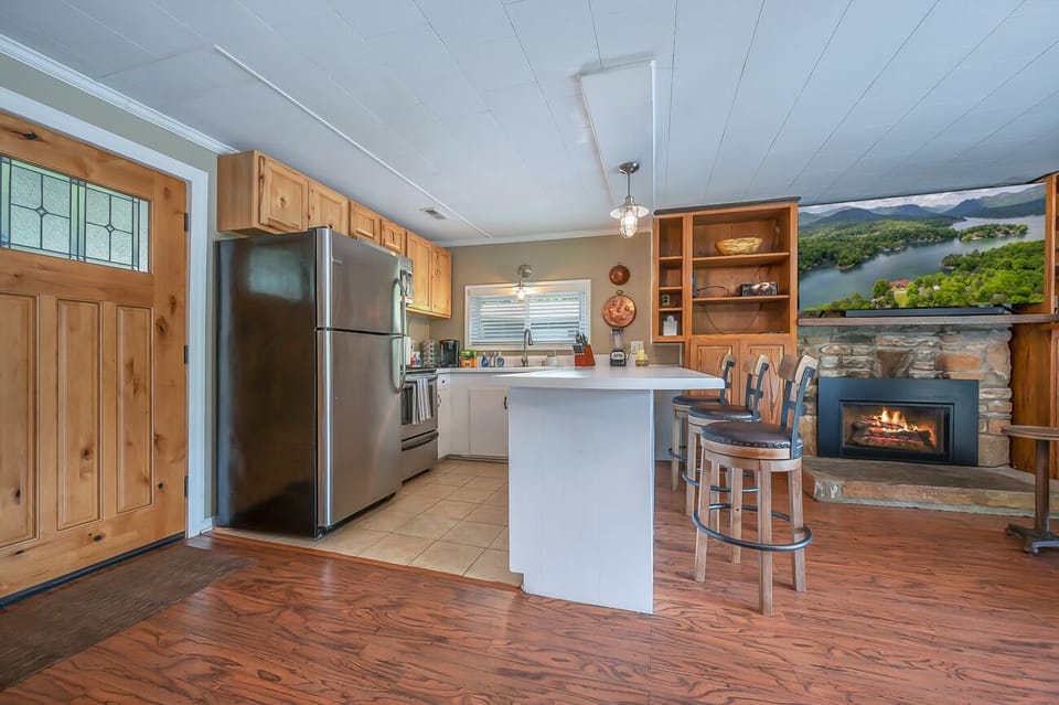 Open Concept Living w/ Gas Log Fireplace
