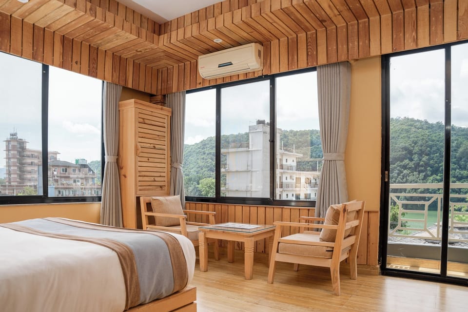 Double Room | Minibar, in-room safe, desk, free WiFi