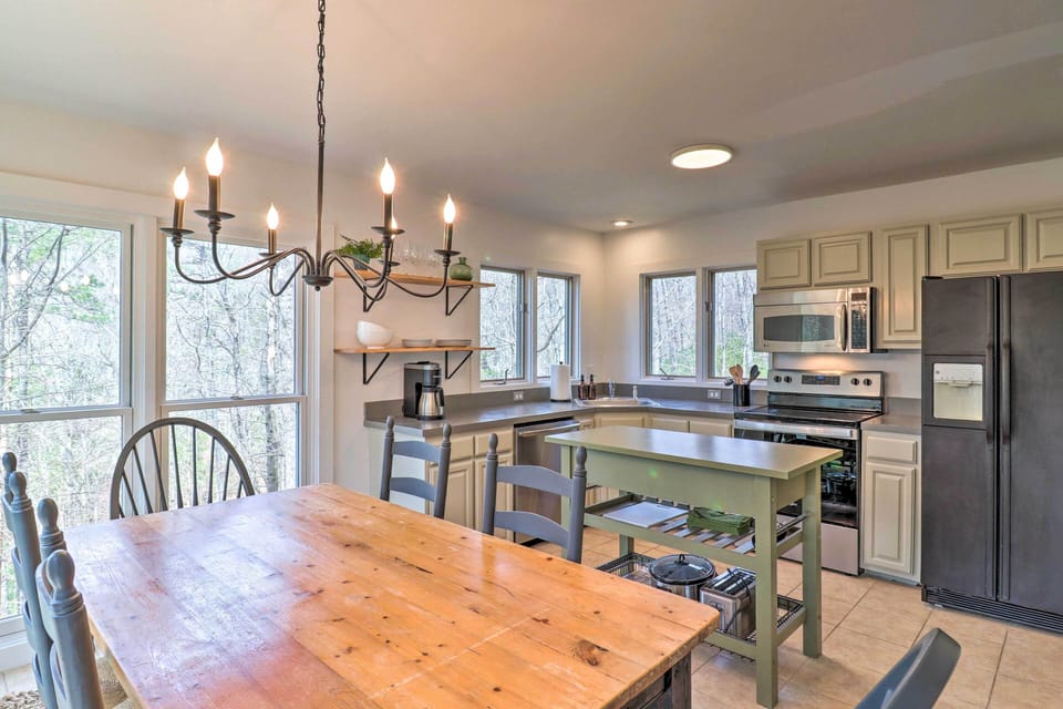 Kitchen | Community Amenity Access
