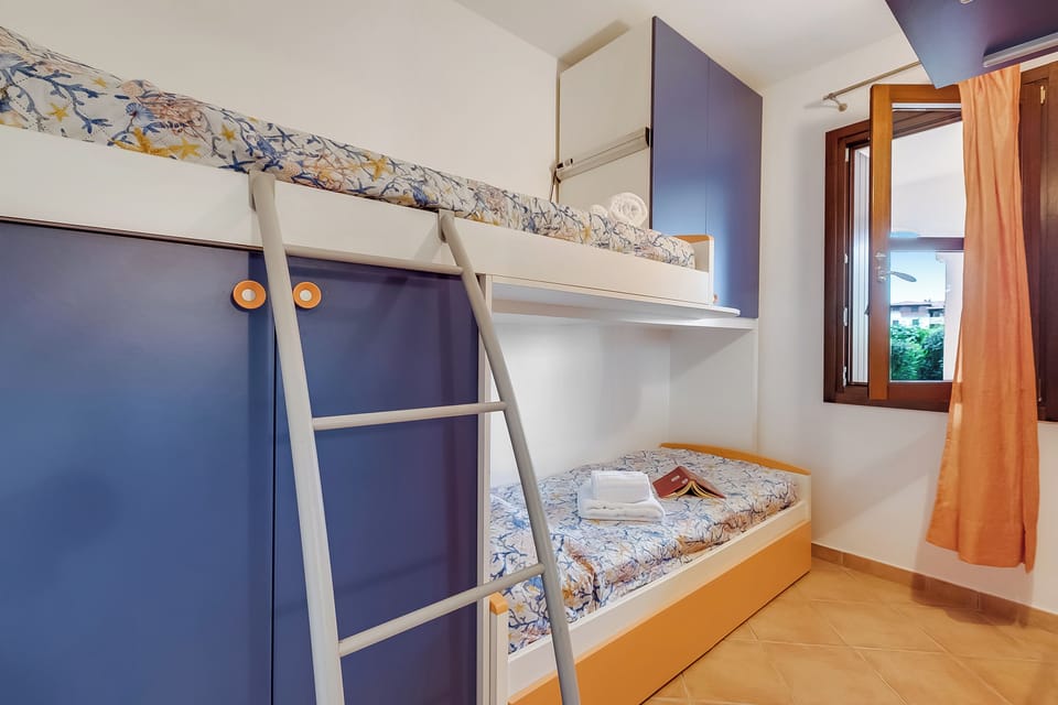 Second bedroom