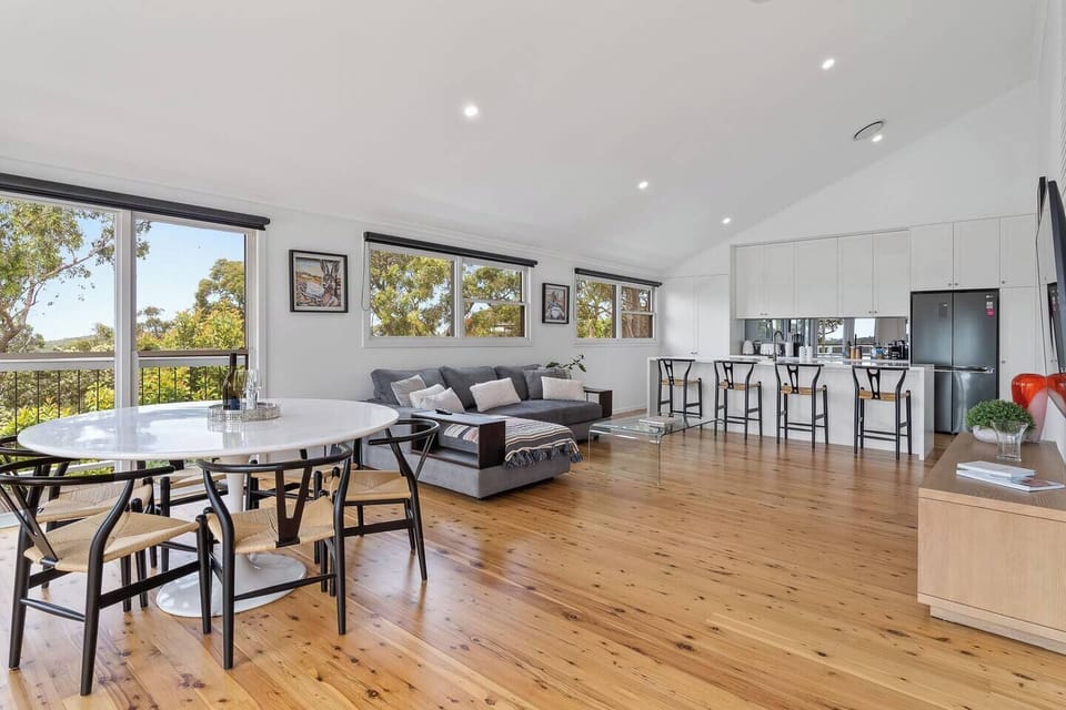 'Aarini Cottage' - 600m to stunning MacMasters Beach, Coastal Walks & Cafes - the ultimate beachside escape!