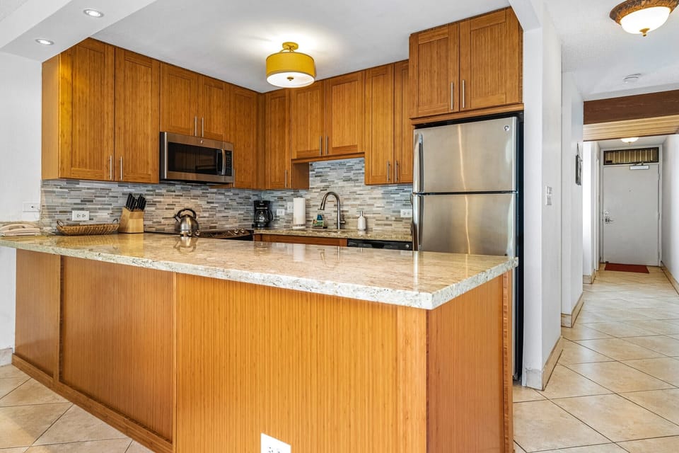 Keep your chef with this open counter