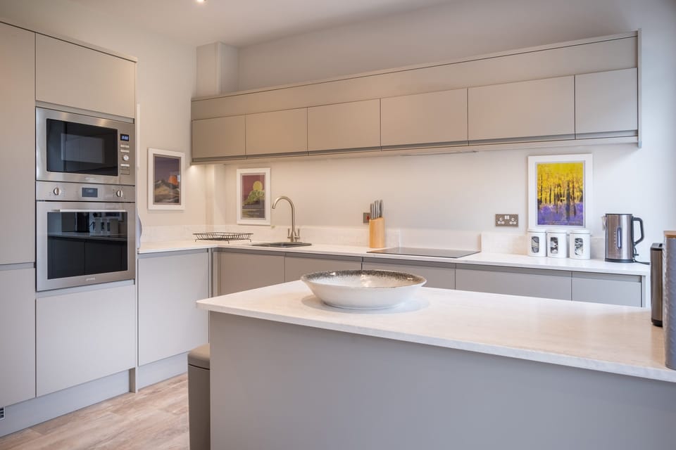 Cottage | Private kitchen | Fridge, dishwasher, electric kettle, toaster