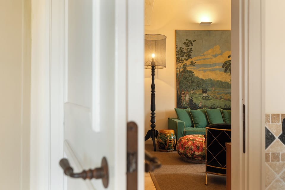 Exclusive Suite | Minibar, WiFi (free), bed sheets