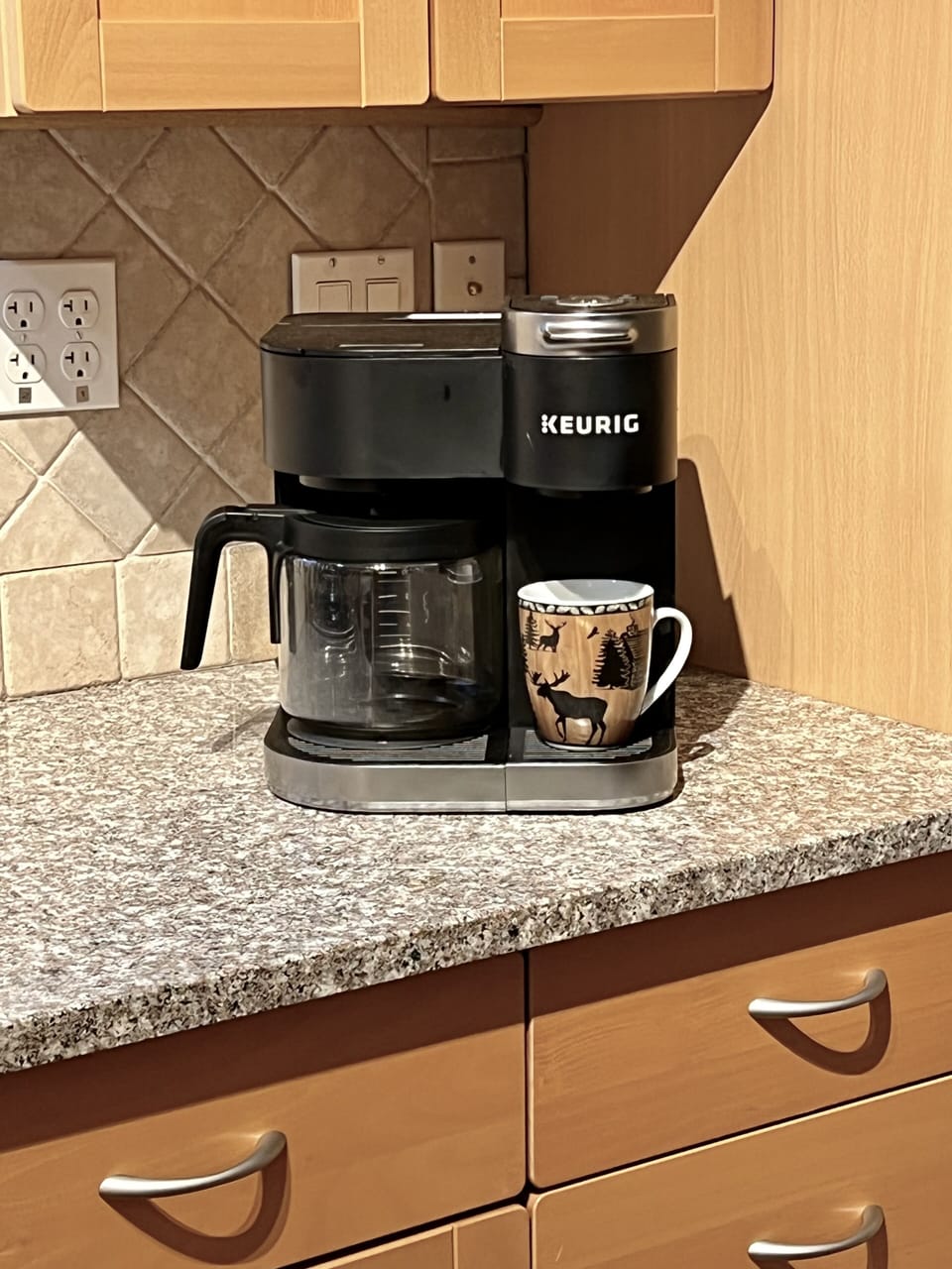 Keurig Coffee Maker - 12 cup pot and/or K-cups