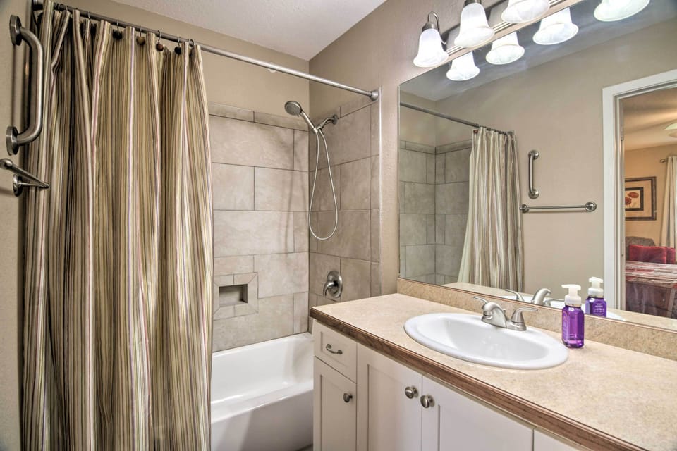 En-Suite Bathroom