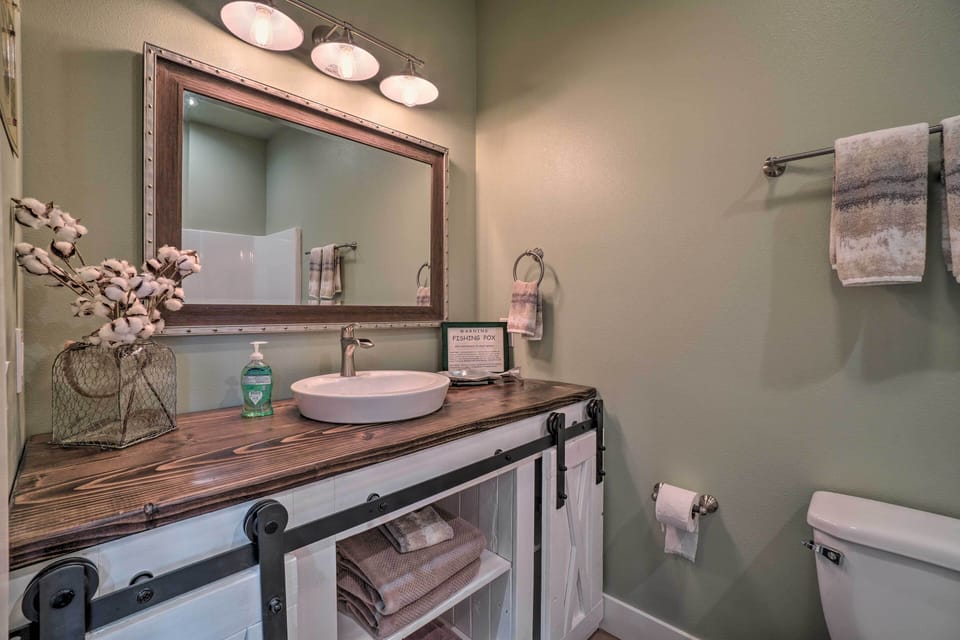 Full Bathroom