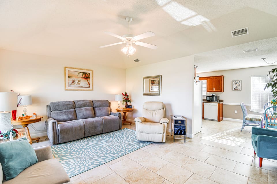 Living Room | Smart TV | Free WiFi