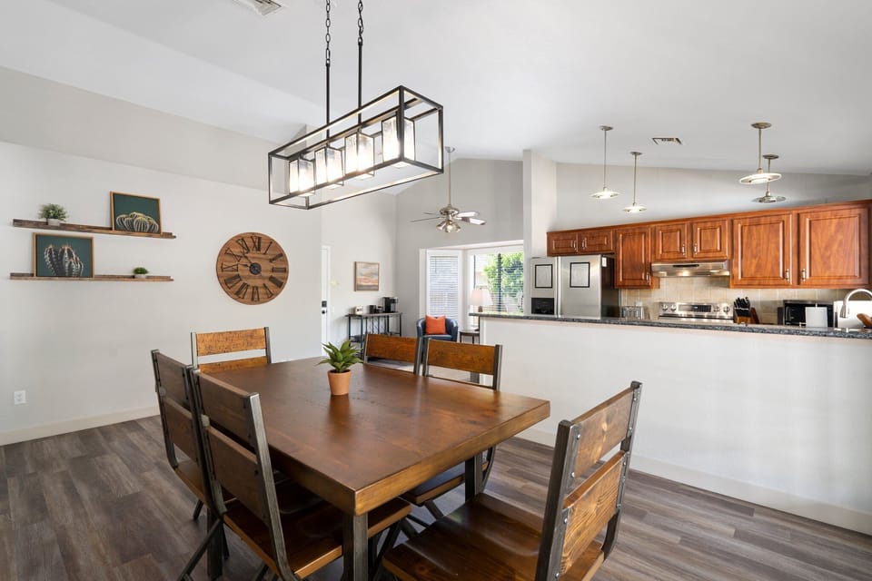 Dining room with seating for 6