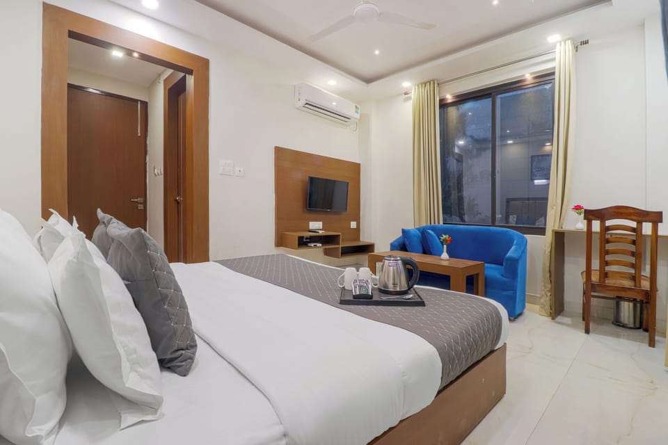 Superior Room, City View | In-room safe, individually decorated, desk, iron/ironing board