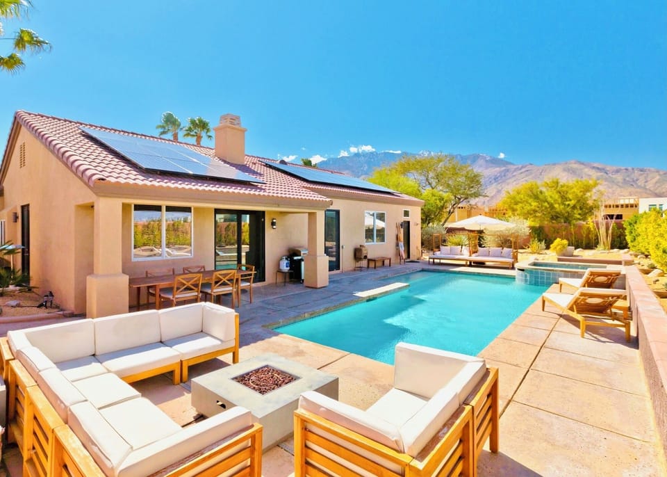 Perfect poolside