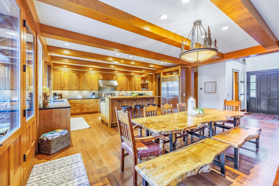 Enjoy the perfect mix of luxury and intimacy in this high-end dining area, designed for memorable gatherings