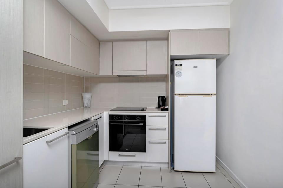 Apartment, 2 Bedrooms | Private kitchen | Coffee/tea maker, electric kettle